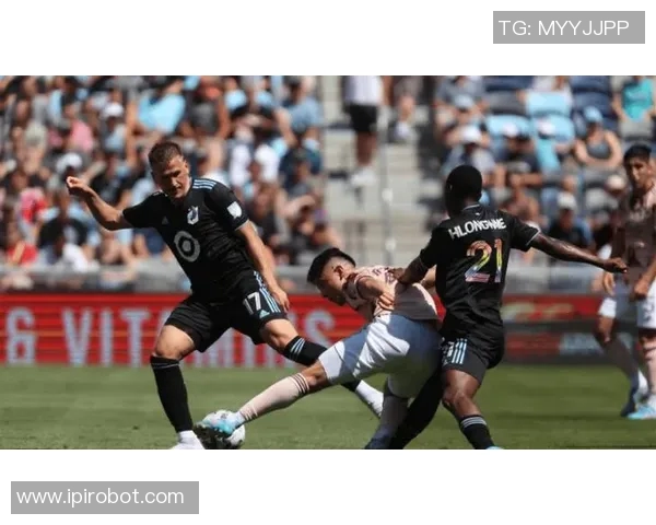 英格兰足球超级联赛赛季竞争激烈 知名球队与新兴力量争锋相对